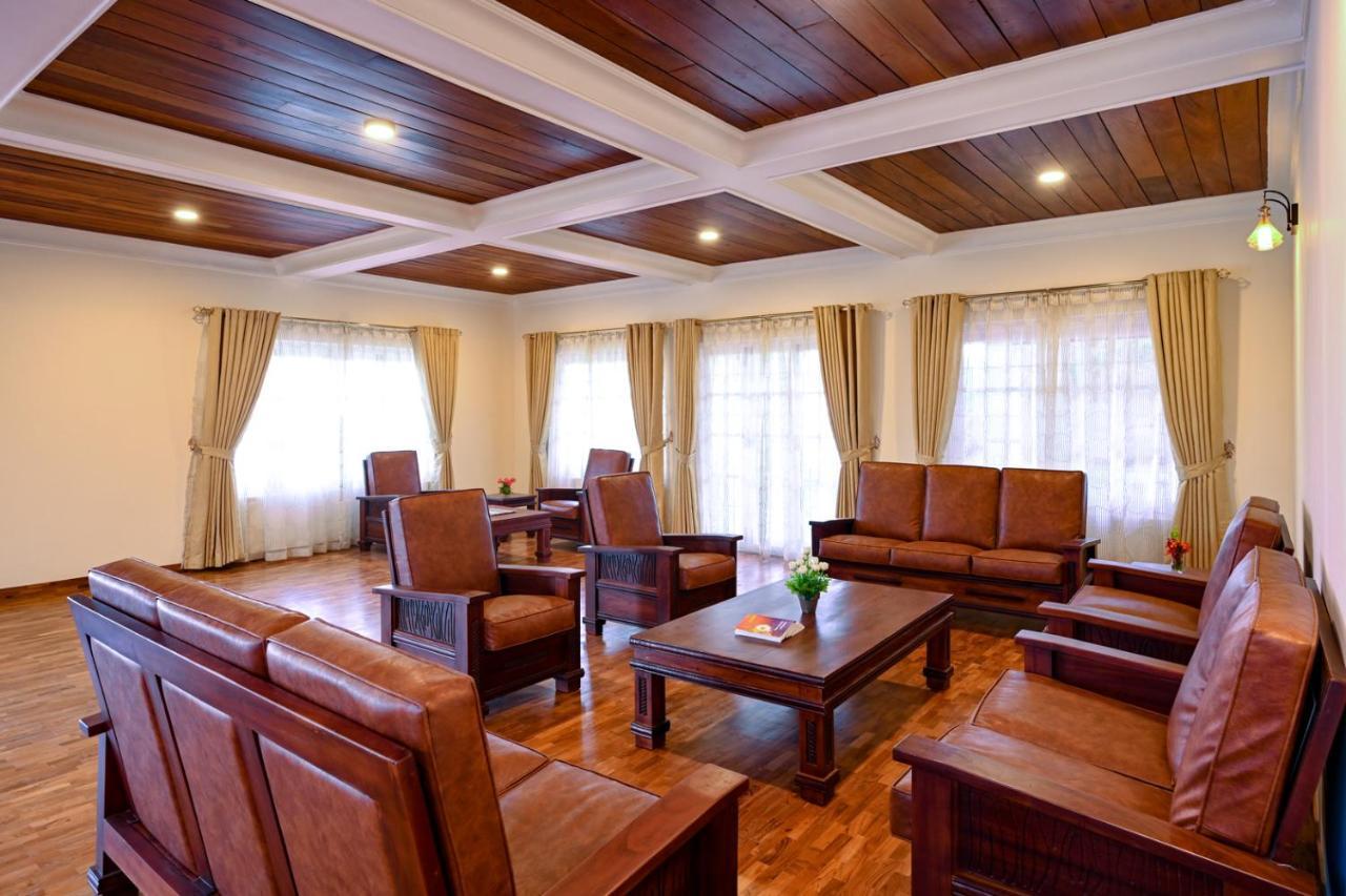 Petals Nilgiris Hotel อูตี ภายนอก รูปภาพ